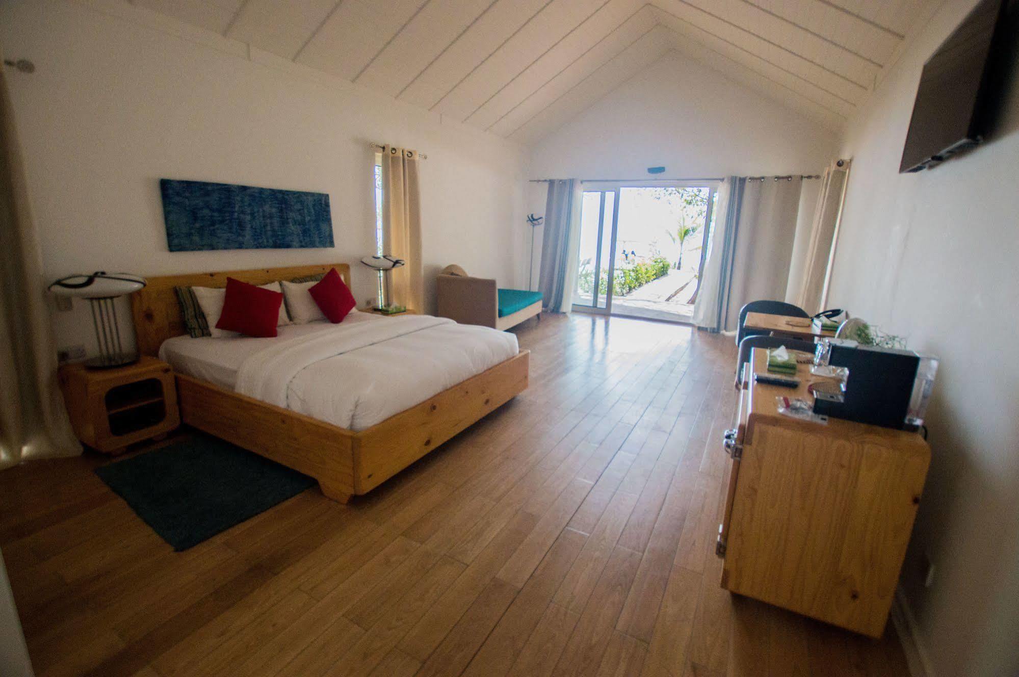 The Place Resort At Tokeh Beach ฟรีทาวน์ ภายนอก รูปภาพ