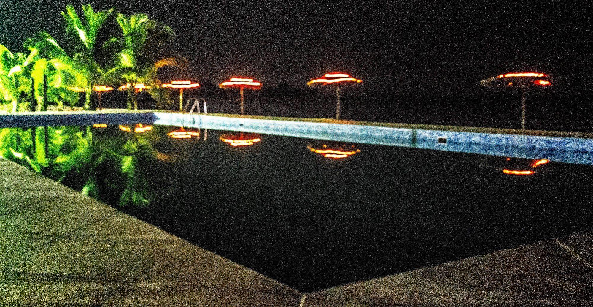 The Place Resort At Tokeh Beach ฟรีทาวน์ ภายนอก รูปภาพ