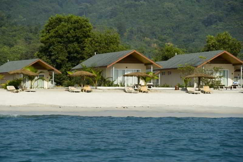 The Place Resort At Tokeh Beach ฟรีทาวน์ ภายนอก รูปภาพ